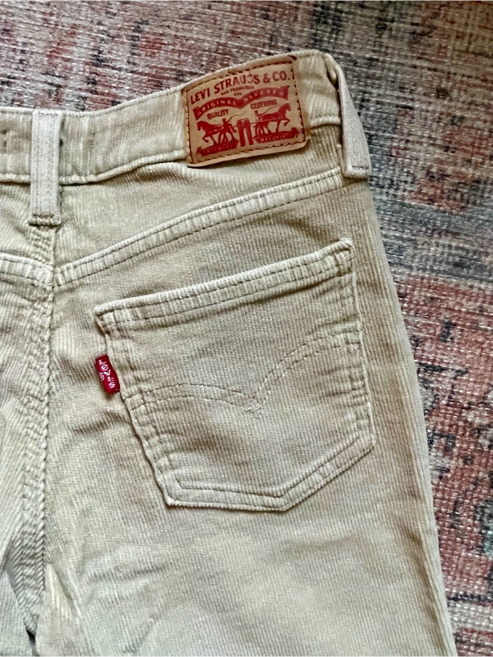 Levi’s Women’s Beige Corduroy Superlow Boot Flare Jeans SZ 25 NWOT Red Tag Y2K - Picture 7 of 8